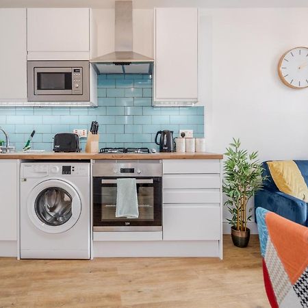 Modern Cosy London Flat By Damask Homes Ilford Buitenkant foto