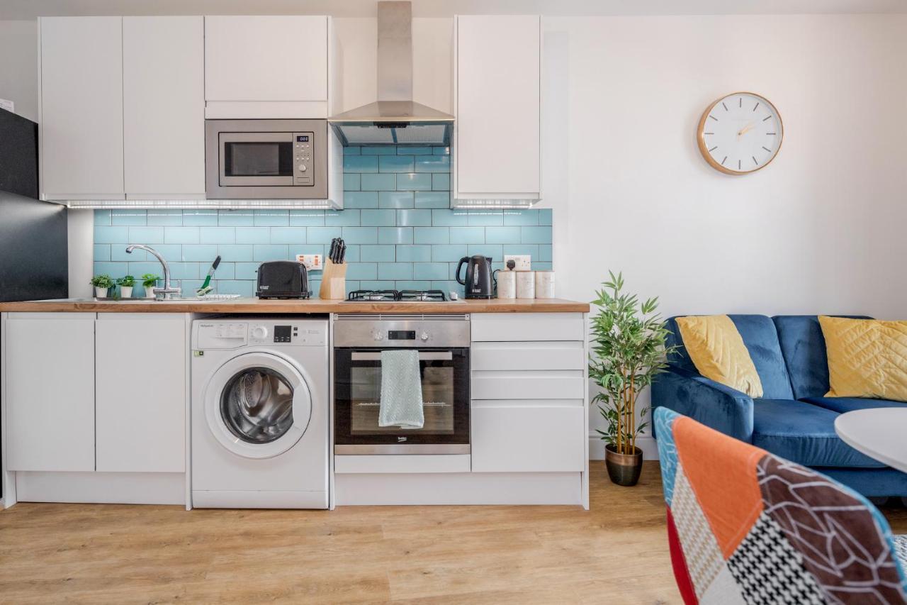 Modern Cosy London Flat By Damask Homes Ilford Buitenkant foto