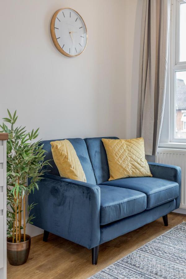 Modern Cosy London Flat By Damask Homes Ilford Buitenkant foto
