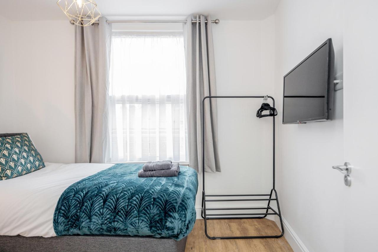 Modern Cosy London Flat By Damask Homes Ilford Buitenkant foto