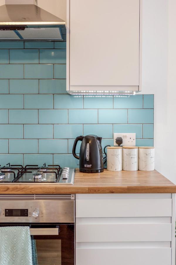 Modern Cosy London Flat By Damask Homes Ilford Buitenkant foto