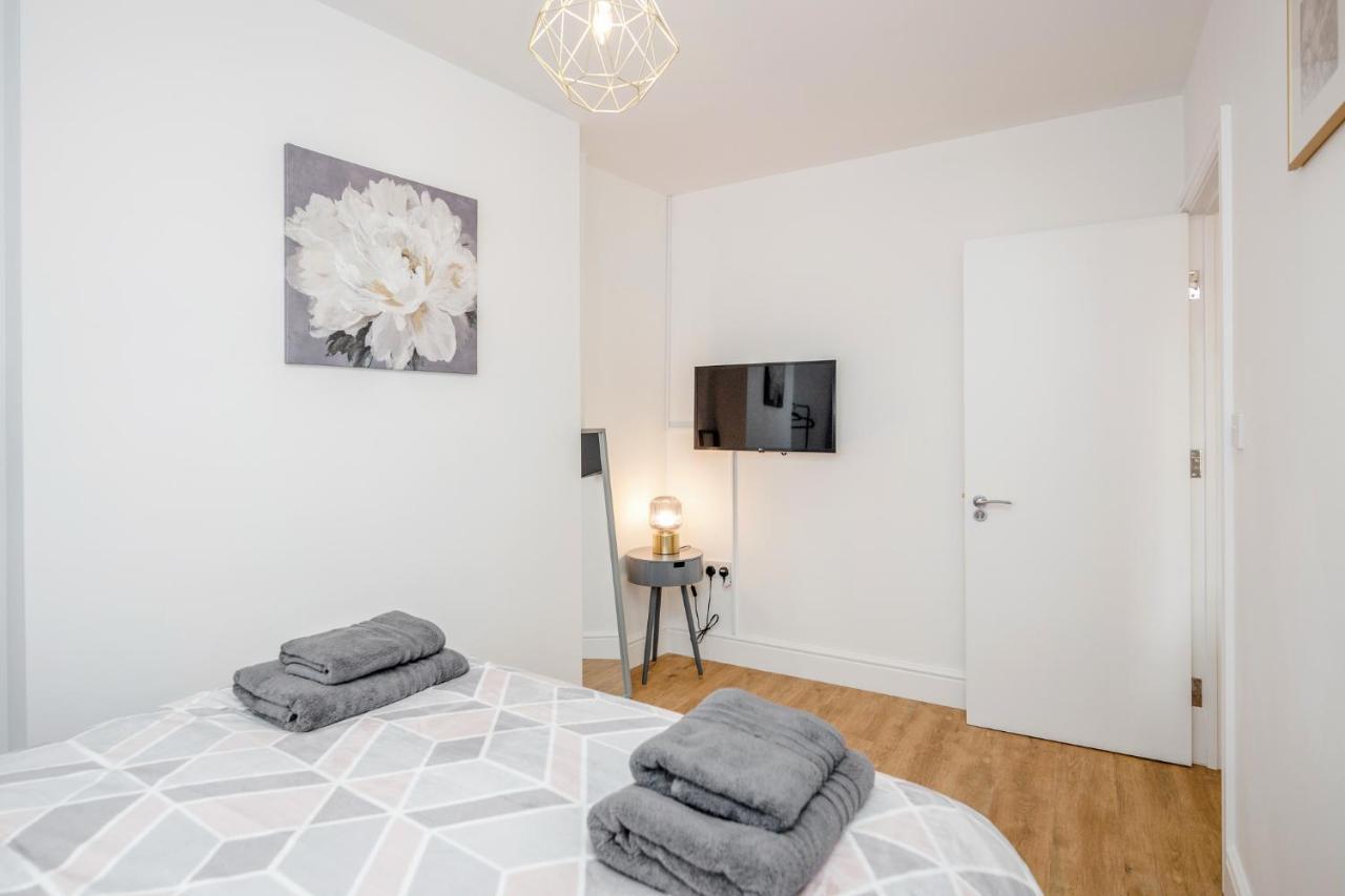 Modern Cosy London Flat By Damask Homes Ilford Buitenkant foto